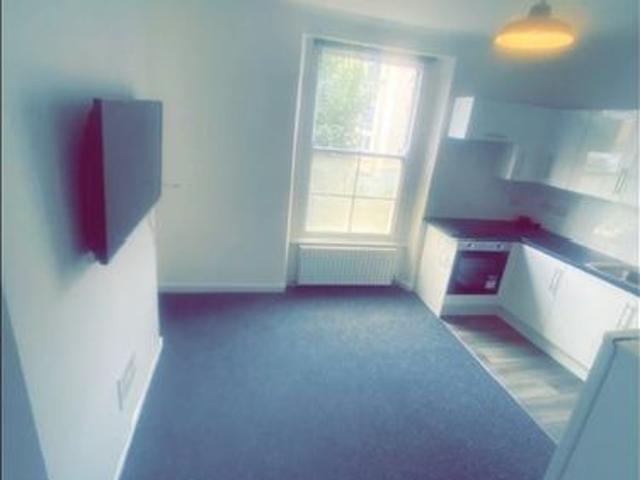 2 Bed Flat, Basement, BS6
