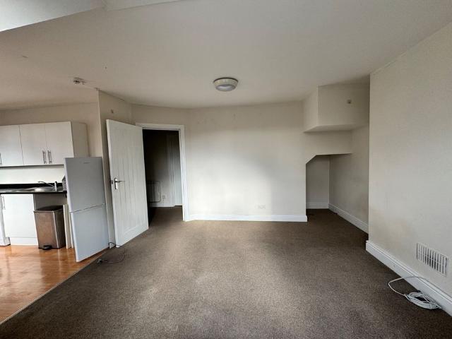 2 Bed Flat, Beech House Road, CR0