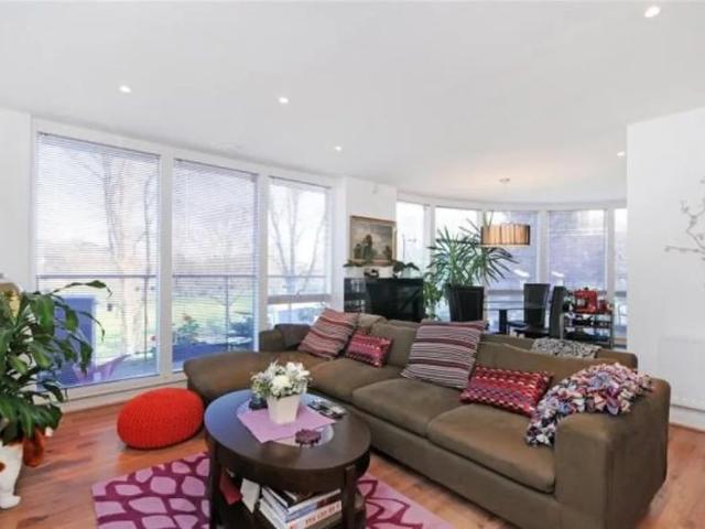 2 Bed Flat, Beecham House, TW8
