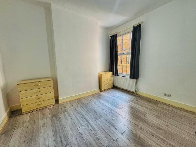 2 Bed Flat, Bickley St, SW17