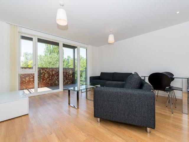 2 Bed Flat, Blondin Way, SE16