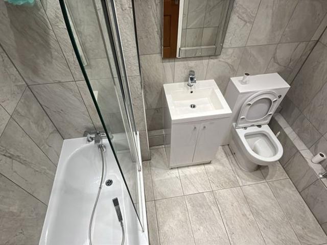 2 bed flat brand new