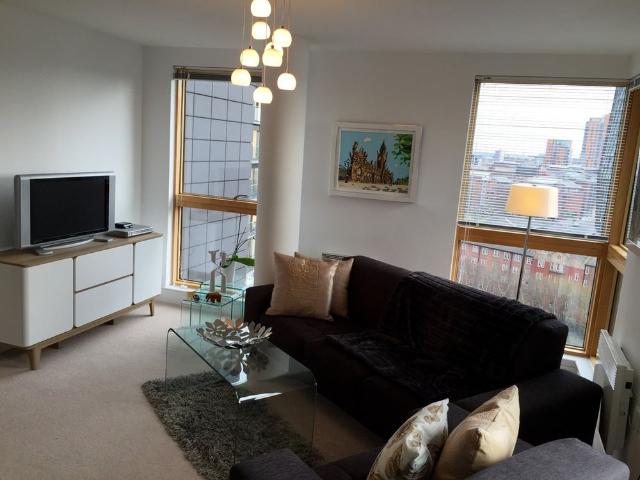 2 Bed Flat, Cypress Place, M4