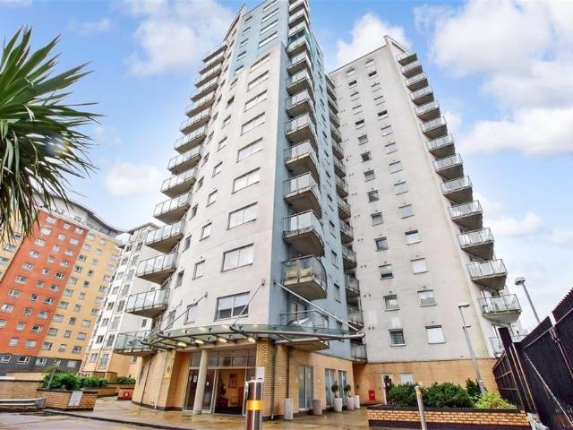 2 Bed Flat, Centreway Apartments, IG1
