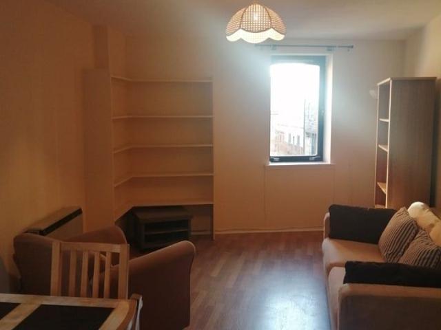 2 Bed Flat, Chapel Lane, EH6