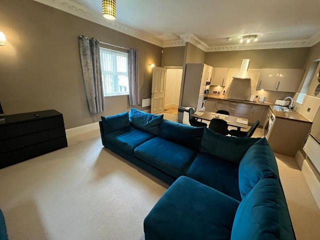 2 Bed Flat, Chaseley Road, M6