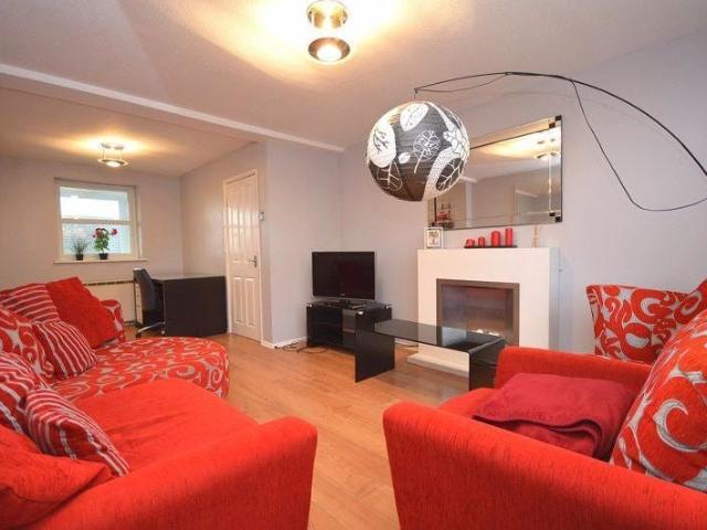 2 Bed Flat Close to City Centre