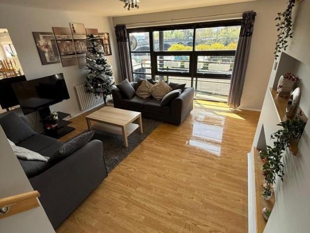 2 Bed Flat, Clyde Street, G1