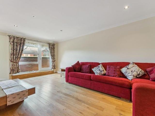 2 Bed Flat, Coopers Well St, G11