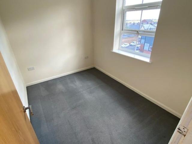2 Bed Flat, Commercial Street, LS27