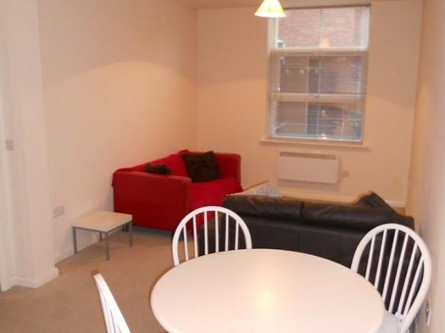 2 Bed Flat, Commercial Street, LS27