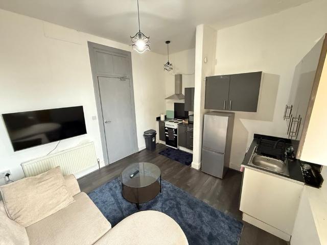 2 Bed Flat, Copland Road, G51