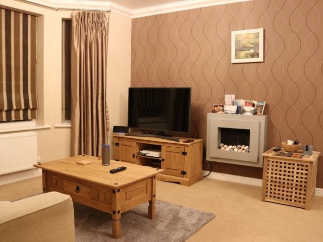 2 Bed Flat, Duckham Court, CV6