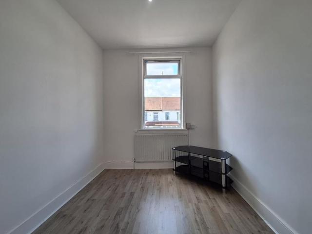 2 Bed Flat, Dysons Road, N18