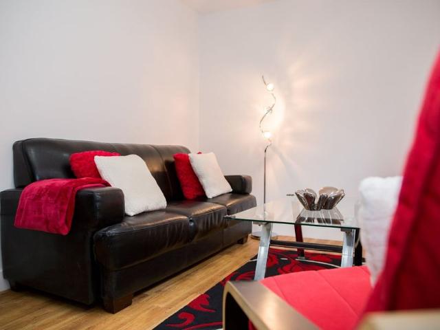 2 Bed Flat, Derwent Foundry, B3