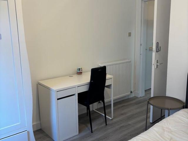2 Bed Flat, Dowanhill St, G11