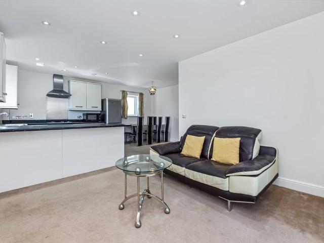 2 Bed Flat, Drinkwater Road, HA2