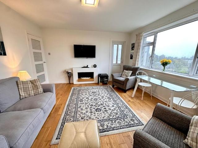 2 Bed Flat, Ethel Terrace, EH10