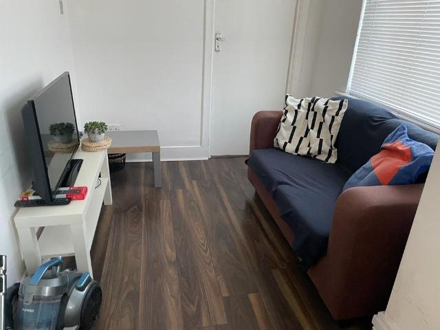 2 Bed Flat, Eton Road, IG1