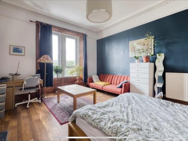 2 Bed Flat, Edinburgh, EH11