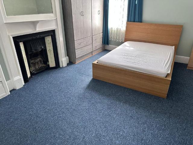 2 Bed Flat, Emerson Road, IG1