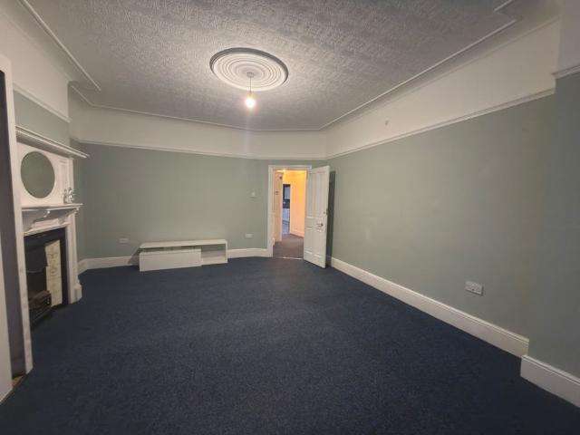 2 Bed Flat, Emerson Road, IG1