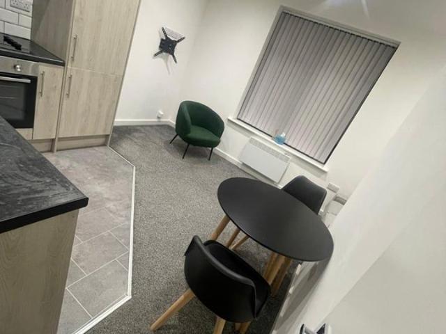 2 Bed Flat, Farnley, LS12