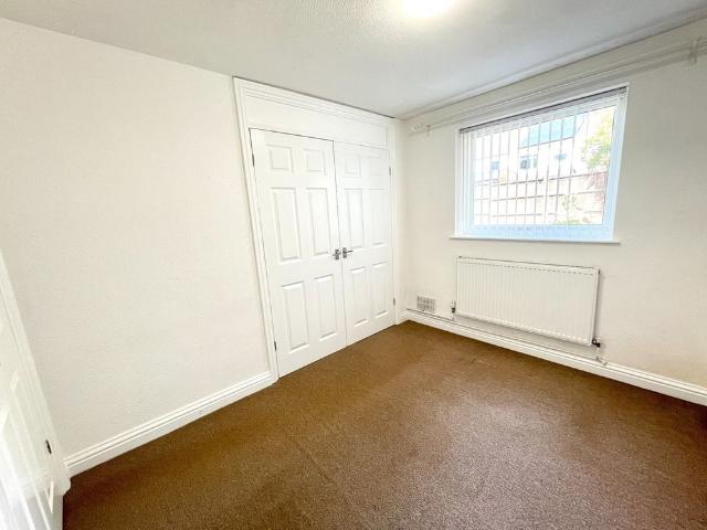 2 Bed Flat, Farr Drive, CV4