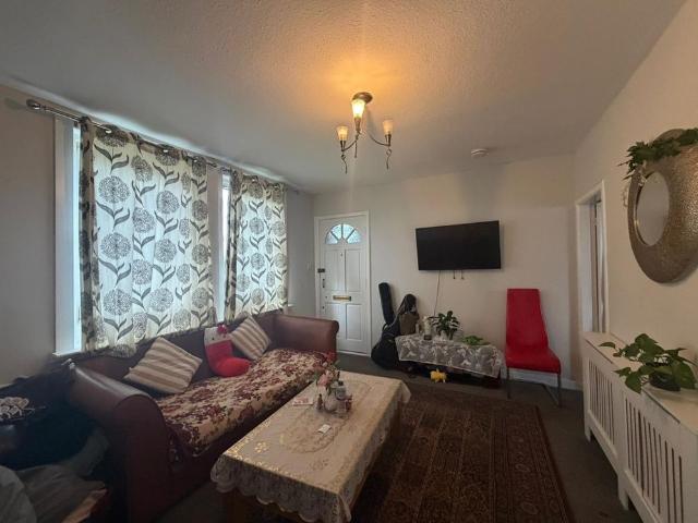 2 Bed Flat, Findlay Avenue, EH7