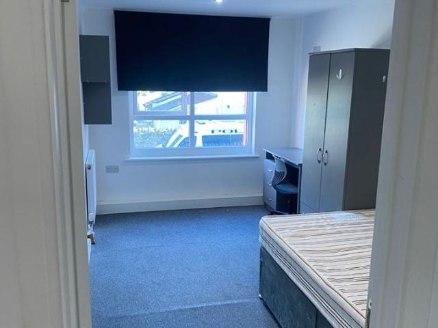 2 Bed Flat, Fishponds, BS16