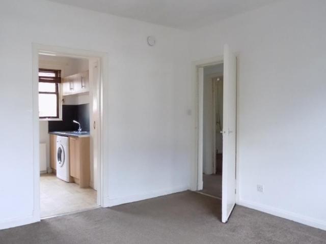 2 bed flat for rent in Dalkeith