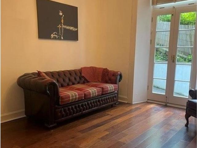 2 bed flat for rent in Fettes