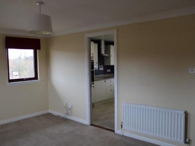 2 bed flat for rent in Inverleith