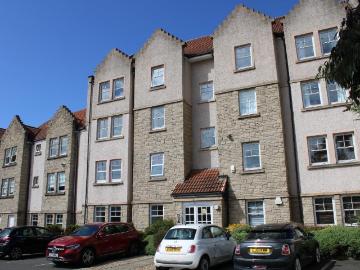 2 bed flat for rent in Restalrig