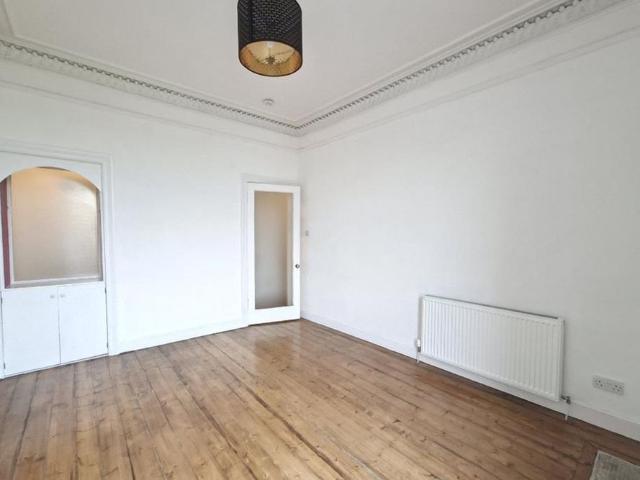 2 bed flat for rent in Shandon