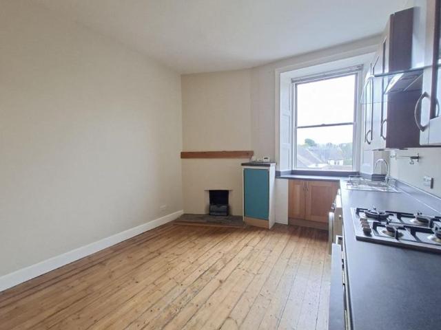 2 bed flat for rent in Shandon