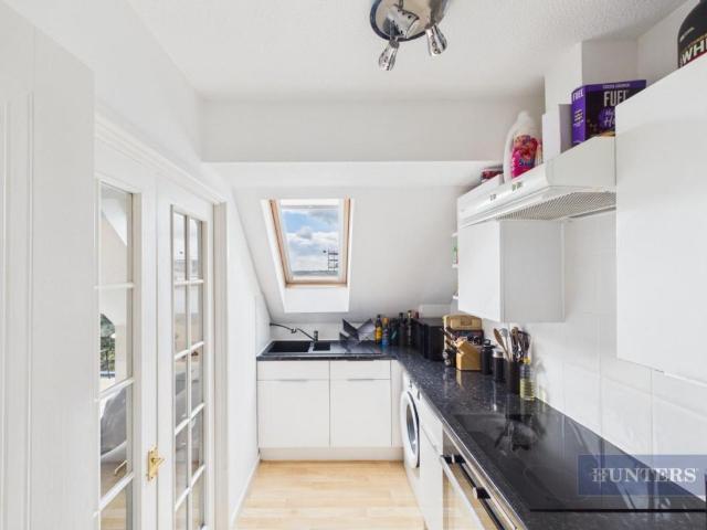 2 bed flat for sale