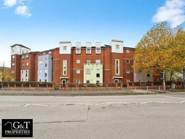 2 bed flat for sale