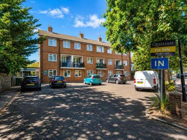 2 bed flat for sale