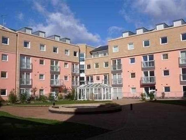 2 bed flat for sale