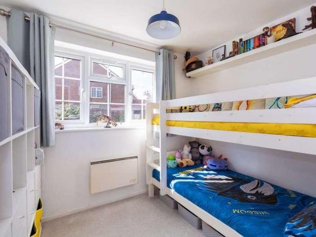 2 bed flat for sale