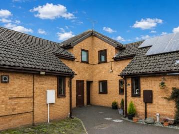 2 bed flat for sale