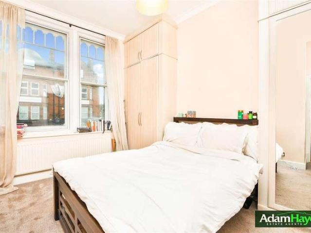2 bed flat for sale