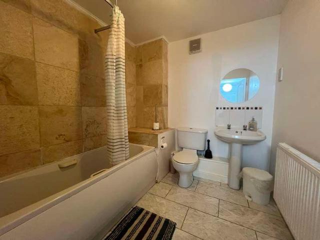 2 bed flat for sale