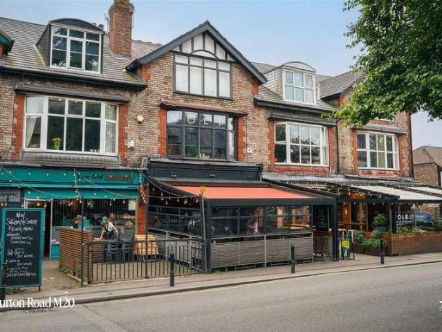 2 bed flat for sale