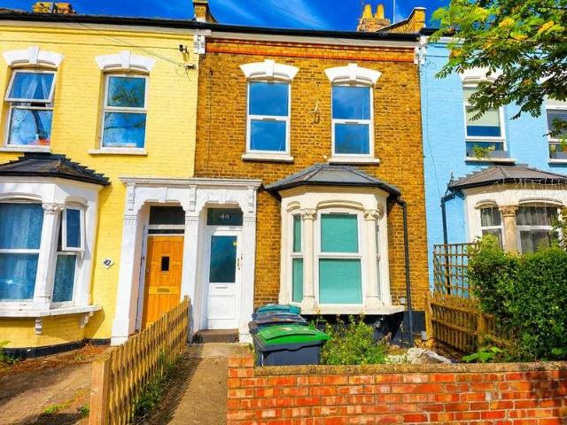 2 bed flat for sale