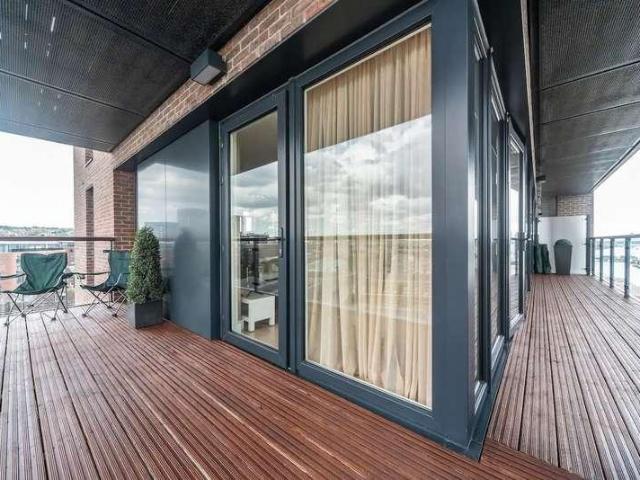 2 bed flat for sale