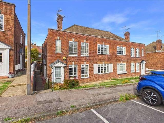 2 bed flat for sale