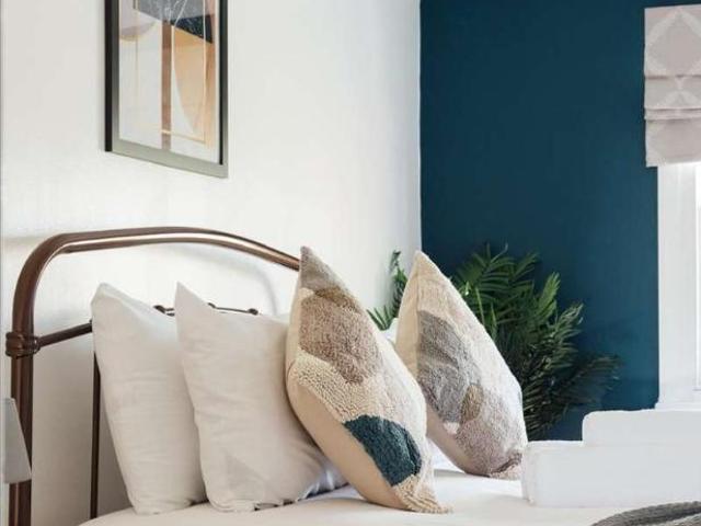 2 bed flat for sale