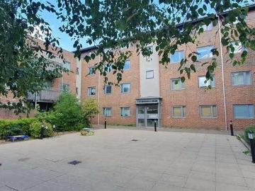 2 bed flat for sale